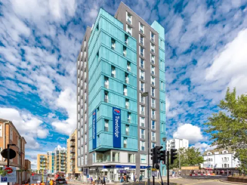 Travelodge London Walthamstow Hotels near St James Park (Walthamstow)