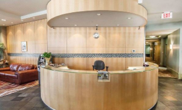 Comfort Hotel Vancouver Airport