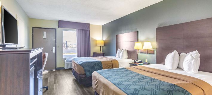 Econo Lodge & Suites Clarksville Hotels in Clarksville
