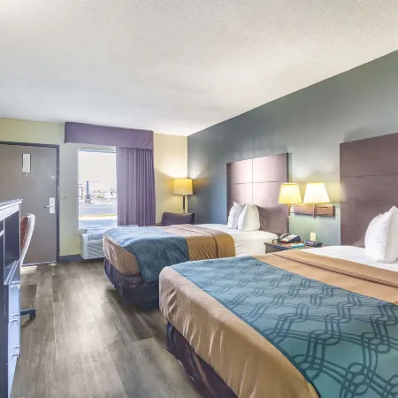 Econo Lodge & Suites Clarksville