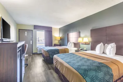 Econo Lodge & Suites Clarksville فنادق في Clarksville