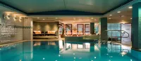 Hilton Dresden - Uima-altaat