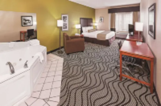 La Quinta Inn & Suites by Wyndham Corpus Christi Northwest