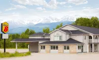 Super 8 by Wyndham Golden Hoteles en Golden