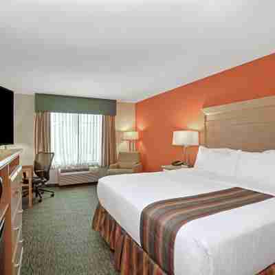 La Quinta Inn & Suites by Wyndham Grand Forks Rooms