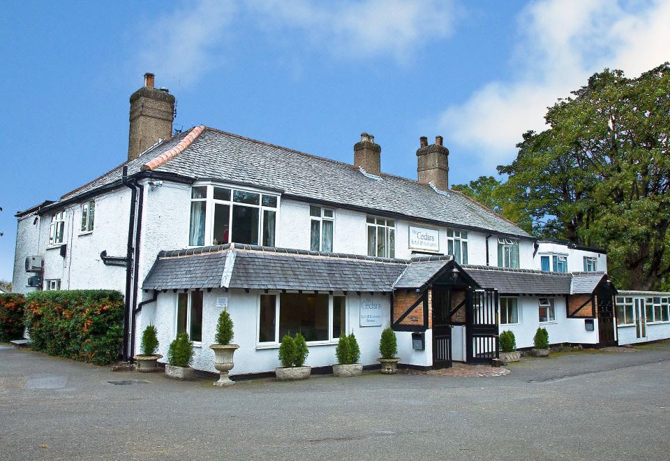 The Cedars Hotel and Restaurant
