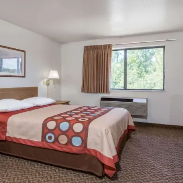 Super 8 by Wyndham Prince Frederick