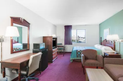 Super 8 by Wyndham Kennett のホテル