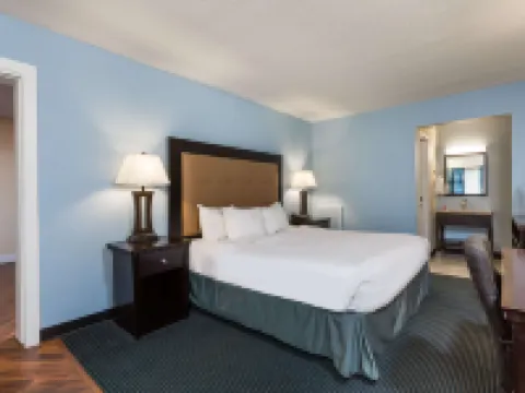 デイズ イン バイ ウィンダム ソールズベリー ソールズベリーのホテル