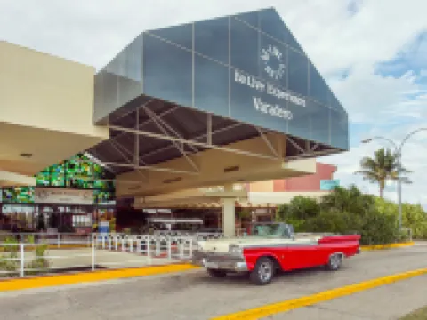 ビー ライブ エクスペリエンス トゥシュパン バラデロのホテル