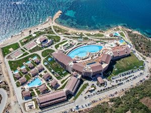 Royal Teos Thermal Resort Clinic & Spa - Halal Hotel