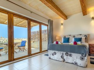 Gozo PH w Private Rooftop Jacuzzi Terrace Views