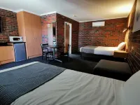 Town House Motor Inn Hotel di Horsham