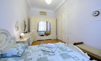 Kiev Accommodation Apartment on Bankova st.