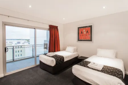 Spinnakers by Rockingham Apartments Отели в г. Рокингем