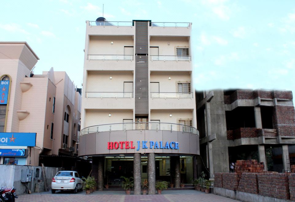 Hotel JK Palace - Housity