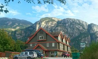 Squamish Adventure Inn