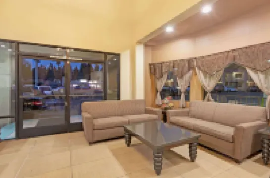 Travelodge by Wyndham Whittier