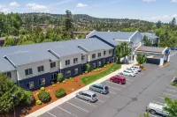 Fairfield Inn & Suites Bend Downtown - Parking