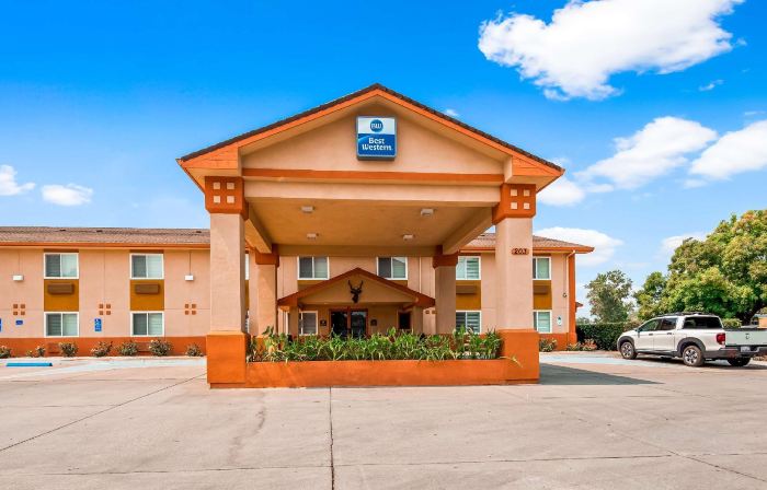 Best Western Antelope Inn  Suites