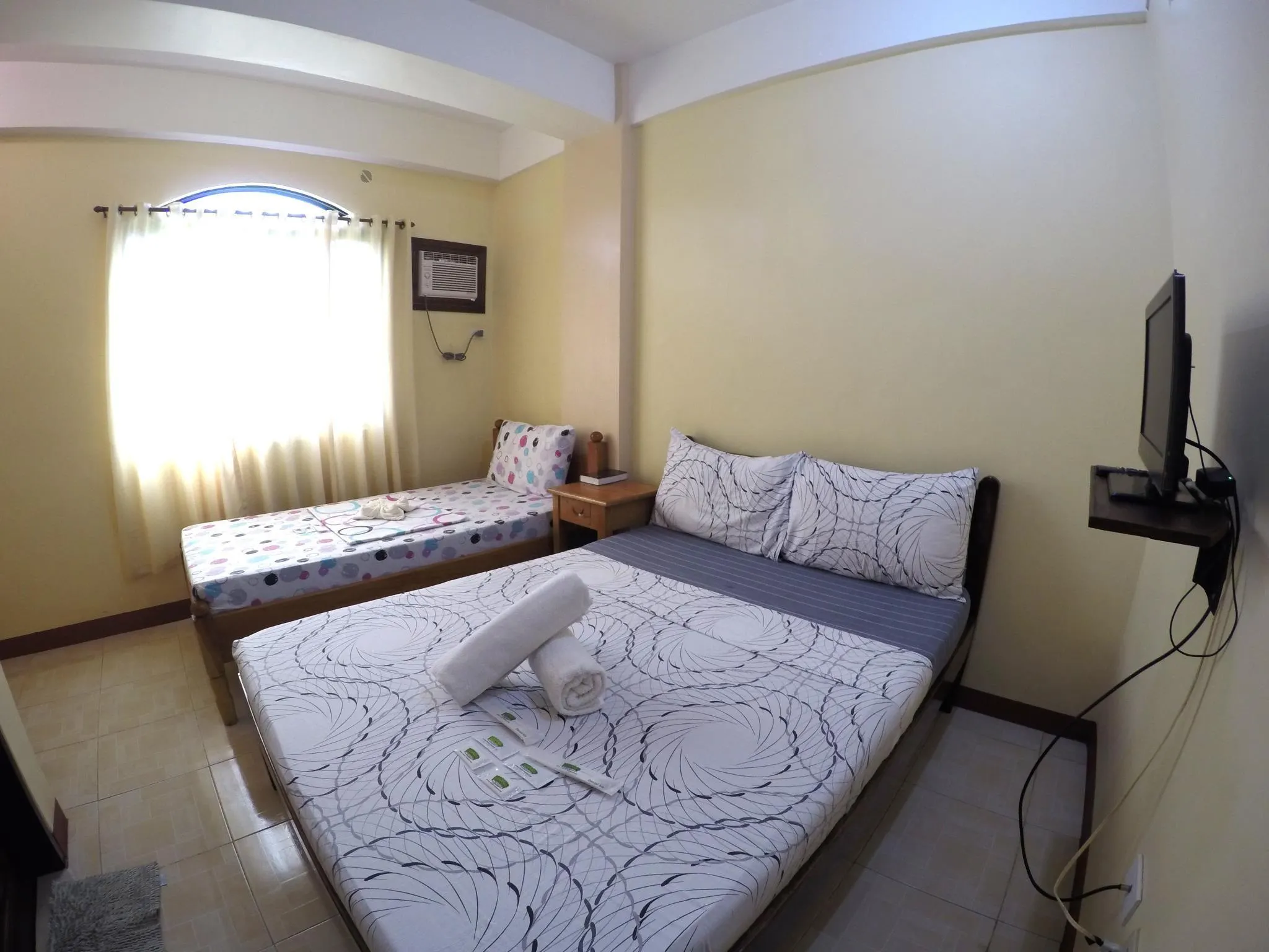 Divine Castle Travelers Inn Номера Photos