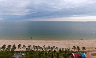 Mud Beach Hotel