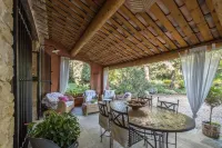 Mas de Foncaudette Hotels in Lambesc