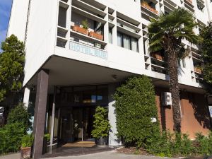 IH Hotels Milano Eur - Trezzano Sul Naviglio