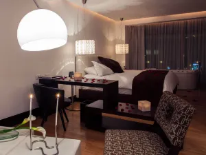 Le Parc Hotel, Beyond Stars