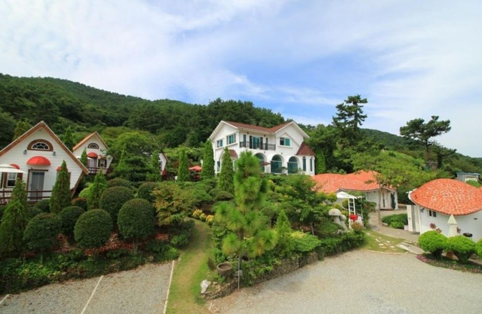 통영 모닝듀 펜션 전경