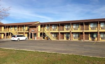Split Mountain Motel