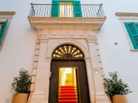 ディモラ インティニ ノーチのホテル