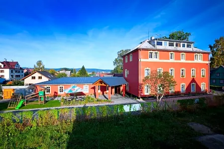 Pytloun Wellness Travel Hotel Отели рядом с достопримечательностью «DinoPark Liberec Plaza»