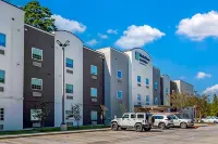 MainStay Suites Denham Springs - Baton Rouge East Hotels near Flutter Boutique