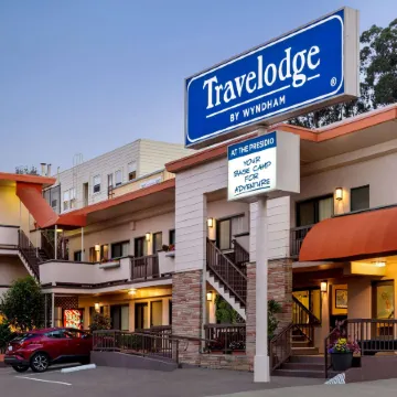 Travelodge by Wyndham Presidio San Francisco Отели рядом с достопримечательностью «Золотые Ворота»