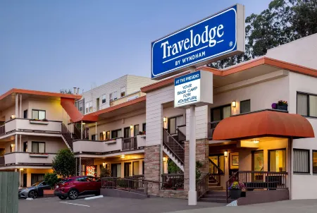 Travelodge by Wyndham Presidio San Francisco Отели рядом с достопримечательностью «Форт-Пойнт»
