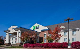 Holiday Inn Express & Suites Waterford