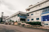 Grand Sydney Hotel Hotels near Batam University