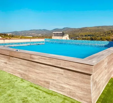 Hotel Fonda Neus Отели в г. Сан-Льоренс-д'Ортонс