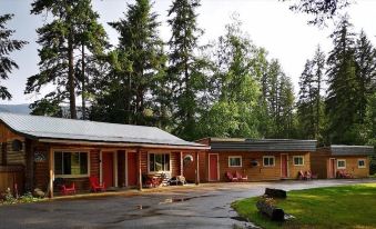 Overlook Inn & Cabins