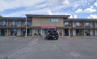 Arnprior Motor Inn