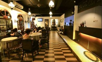 New Batavia Capsule Hotel - Housity