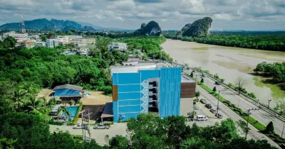 River Front Krabi Hotel Отели рядом с достопримечательностью «Khao Karos»