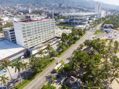 Ramada by Wyndham Acapulco Hotel & Suites Hôtels à : Acapulco