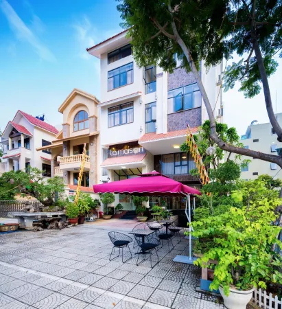 La Maison Danang Beach Hotel