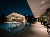 Avenue Suites Hotel - Pool