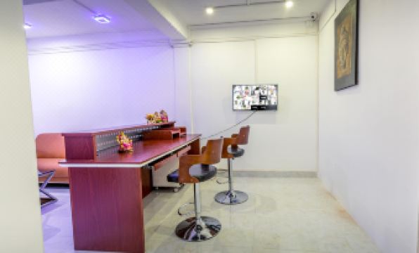 Metro Port City Hotel