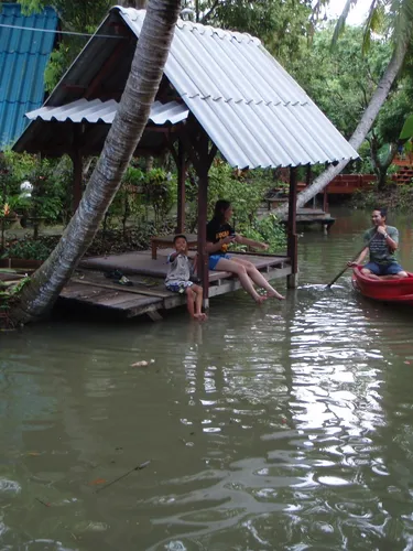 รูปภาพของบ้านไม้หอม รีสอร์ท อัมพวา