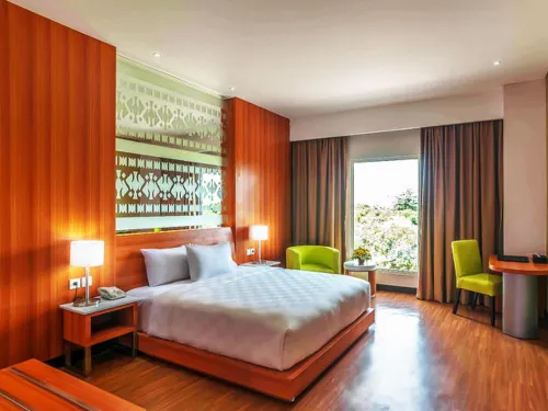 Dalton Hotel Makassar - bar
