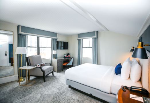 Dunhill Hotel - Housity